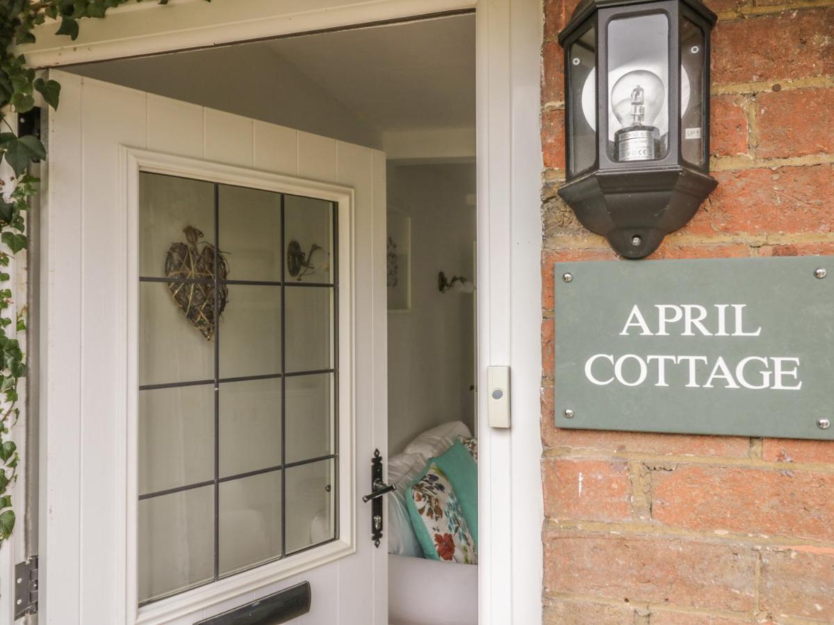 April Cottage Бродуей Екстериор снимка